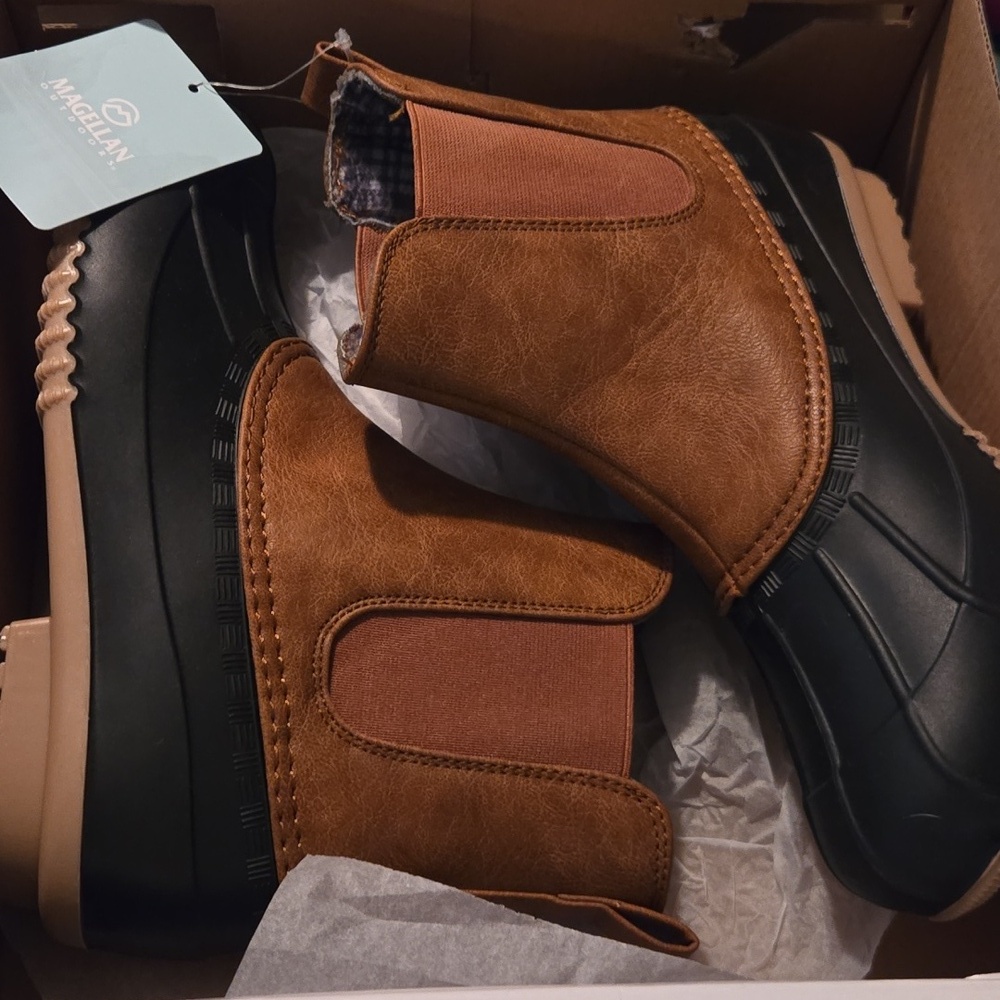 ❣️🦆MAGELLAN OUTDOORS🏔 WATERPROOF🌧 SLIP ON DUCK BOOTS SIZE 6 ❗️NWT❗️ - Picture 3 of 10